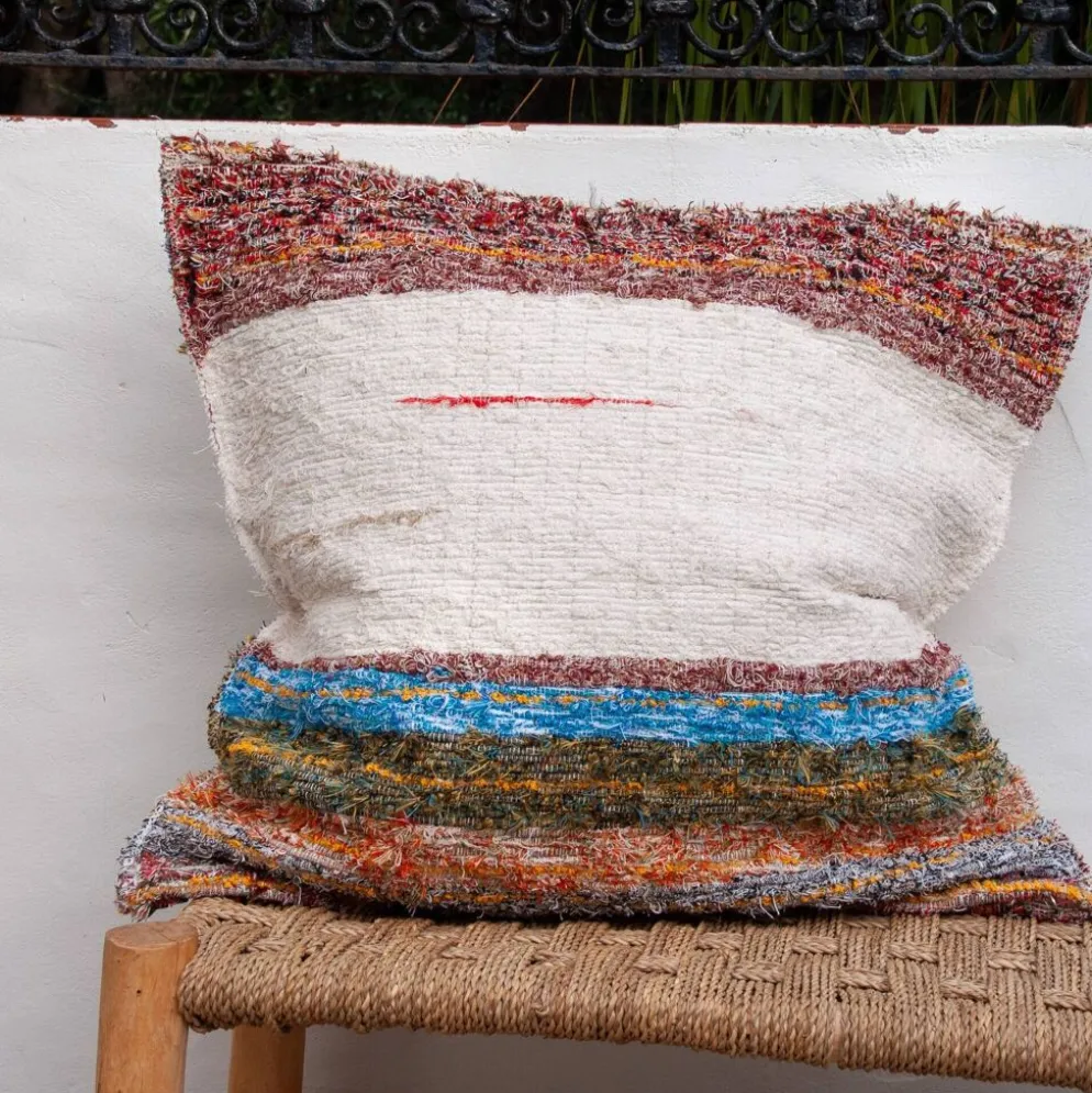 Housse de coussin artisanale en coton recyclé tissé main