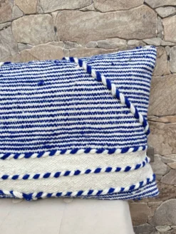 Housse de coussin artisanale en laine berbère : Coussin Kilim marocain