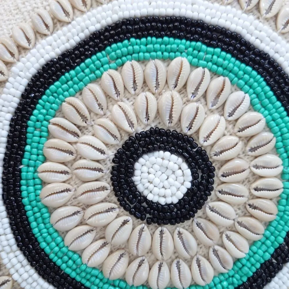 Housse de coussin Aussa avec deco en coquillages