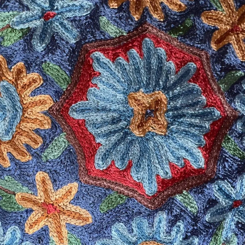 Housse de coussin brodée main en soie du Cachemire, motif floral 40x40 cm