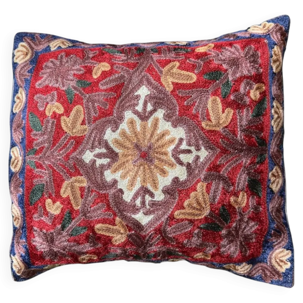 Housse de coussin brodée main en soie du Cachemire motif médaillon 40x40 cm