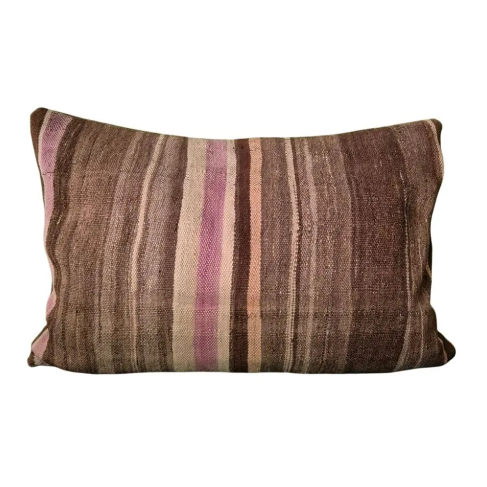 Housse de coussin en couverture berbère ancienne
