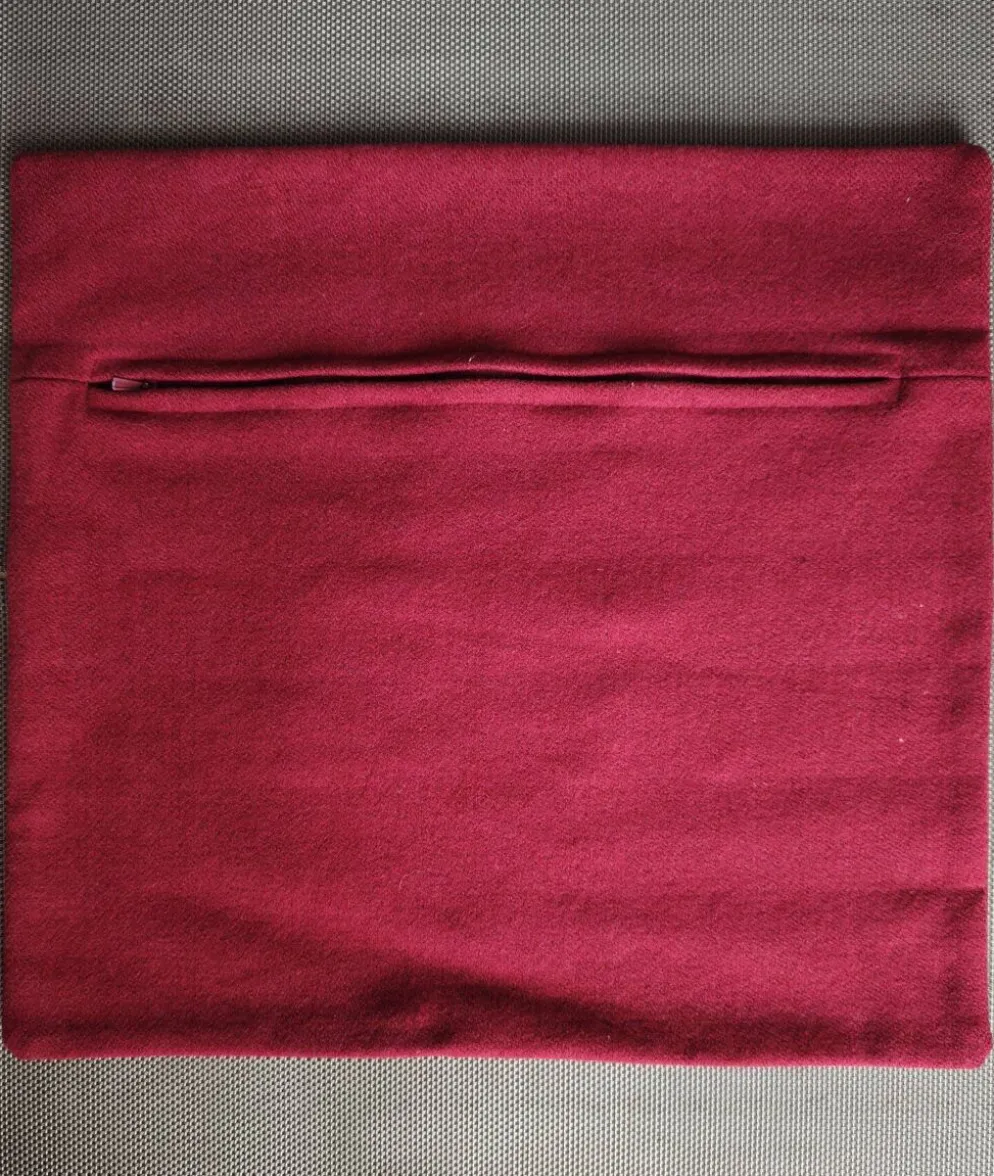 Housse de coussin en lainé 40 x 40cm - Motif floral brodé