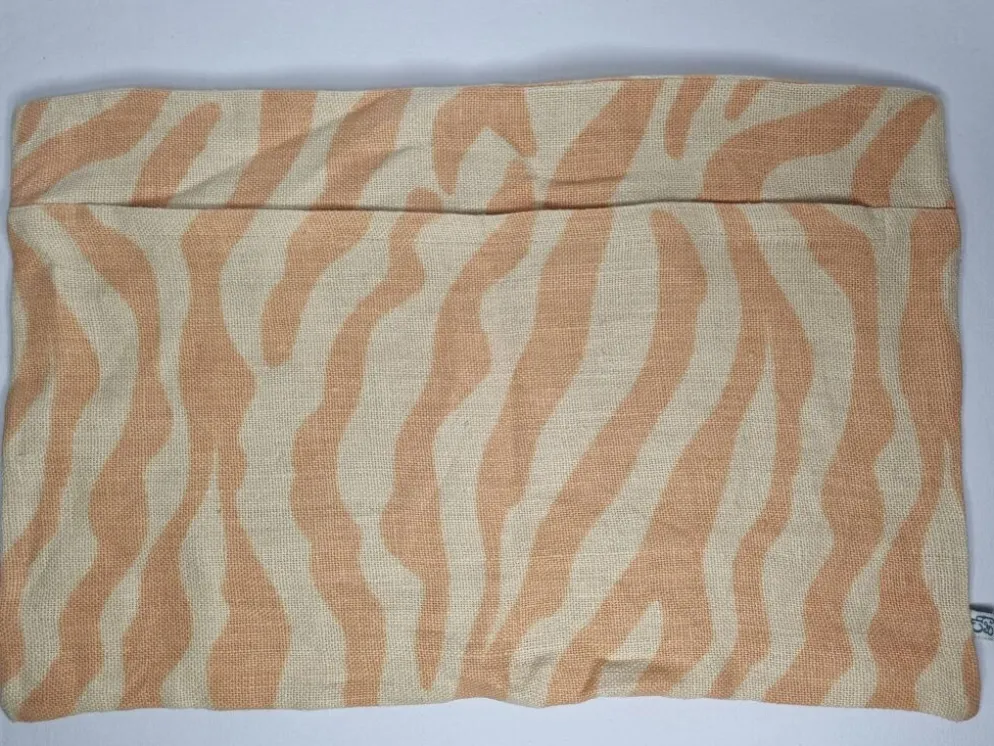 Housse de coussin en lin, motif zébré beige et orange, 57 x 37 cm, Chhatwal & Jonsson