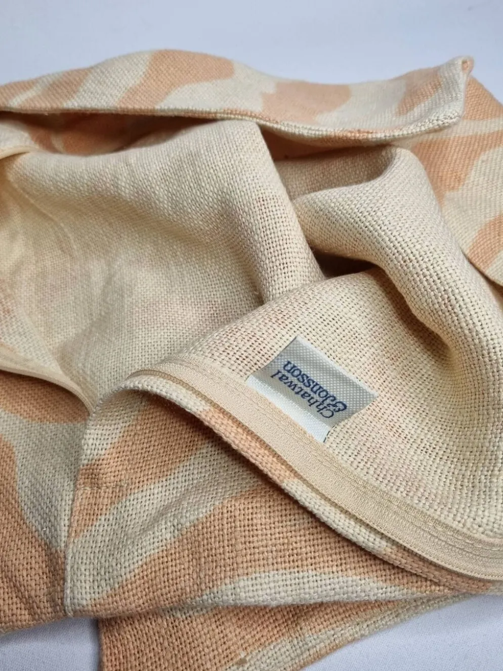 Housse de coussin en lin, motif zébré beige et orange, 57 x 37 cm, Chhatwal & Jonsson