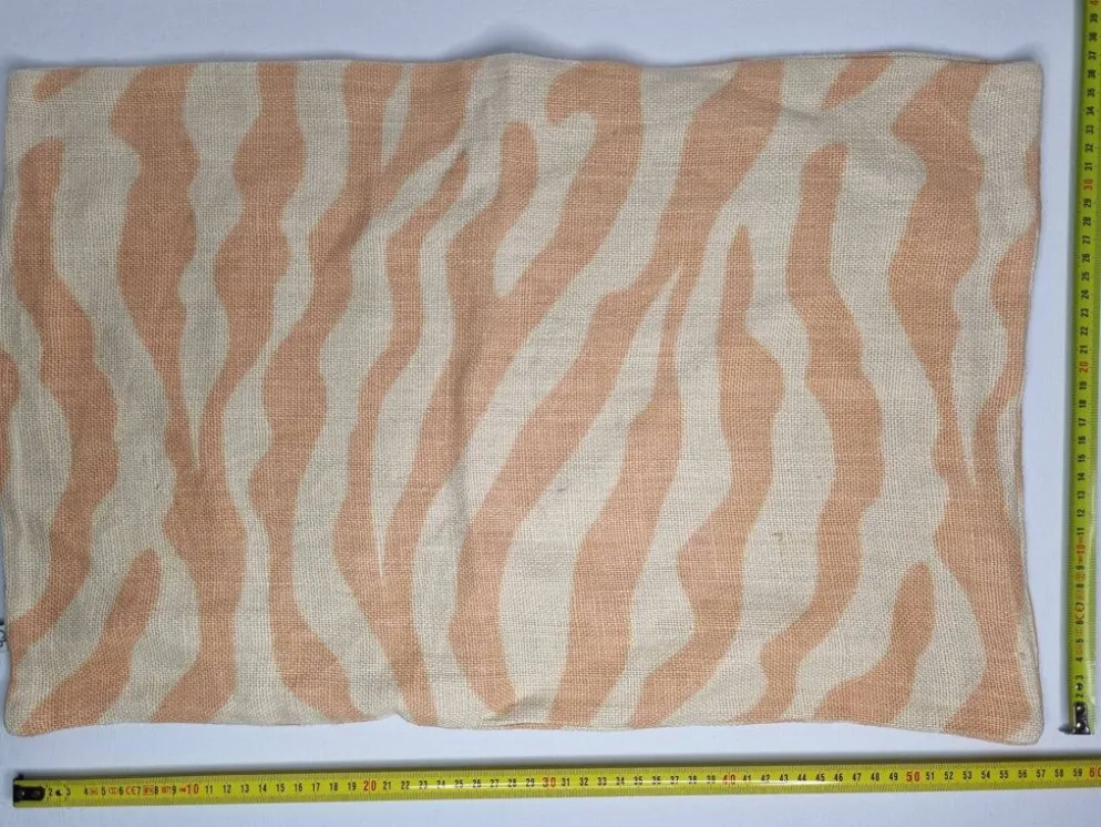 Housse de coussin en lin, motif zébré beige et orange, 57 x 37 cm, Chhatwal & Jonsson