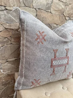 Housse de coussin en soie cactus gris : Coussin marocain tissé à la main