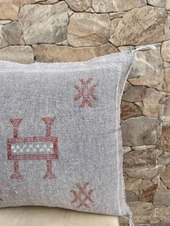 Housse de coussin en soie cactus gris : Coussin marocain tissé à la main