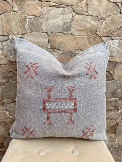 Housse de coussin en soie cactus gris : Coussin marocain tissé à la main