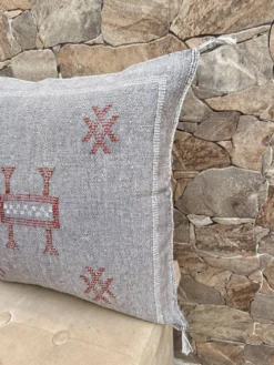 Housse de coussin en soie cactus gris : Coussin marocain tissé à la main