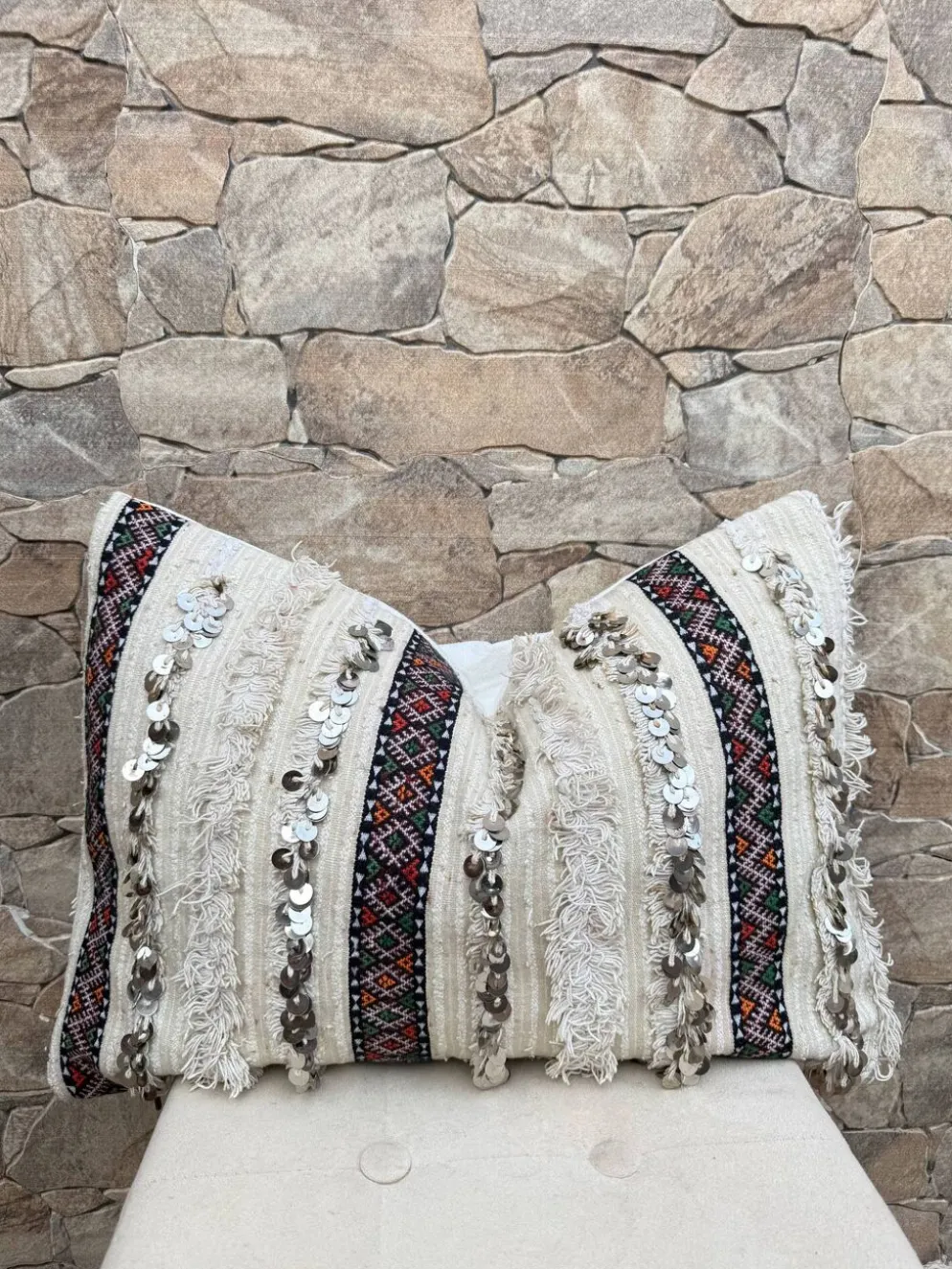 Housse de coussin Handira marocaine : Coussin berbère à sequins (60x40cm)