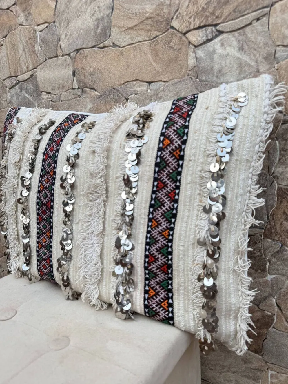 Housse de coussin Handira marocaine : Coussin berbère à sequins (60x40cm)