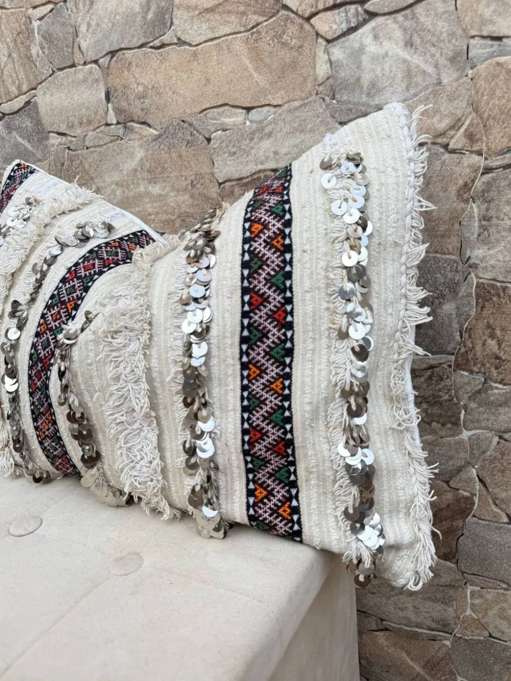 Housse de coussin Handira marocaine : Coussin berbère à sequins (60x40cm)