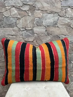 Housse de coussin Kilim berbère vintage : Coussin en laine marocaine