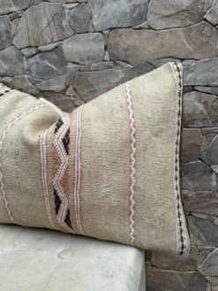 Housse de coussin Kilim berbère vintage : Coussin en laine marocaine