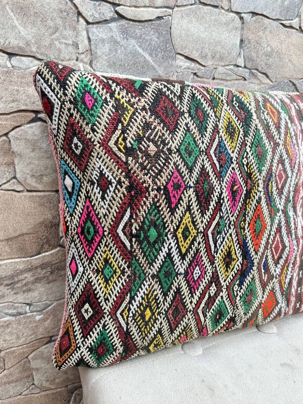 Housse de coussin vintage berbère marocaine en laine