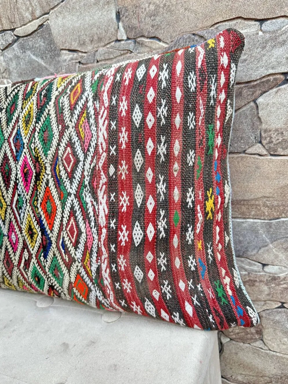 Housse de coussin vintage berbère marocaine en laine