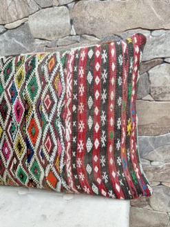 Housse de coussin vintage berbère marocaine en laine