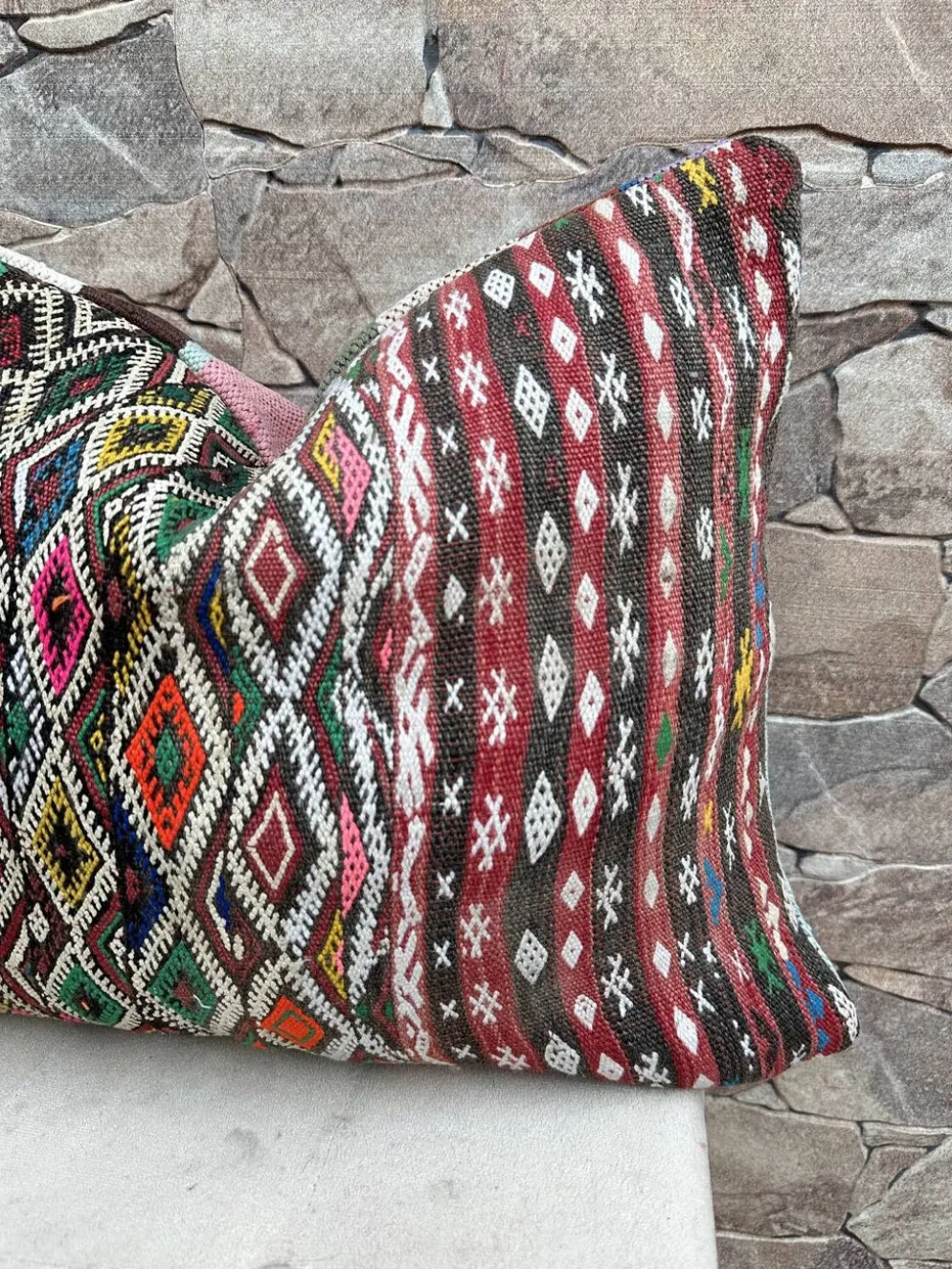 Housse de coussin vintage berbère marocaine en laine