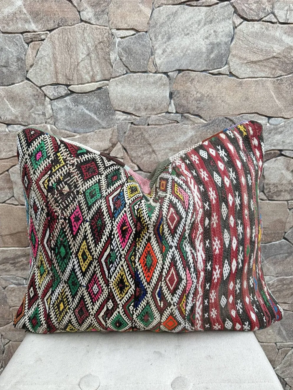 Housse de coussin vintage berbère marocaine en laine
