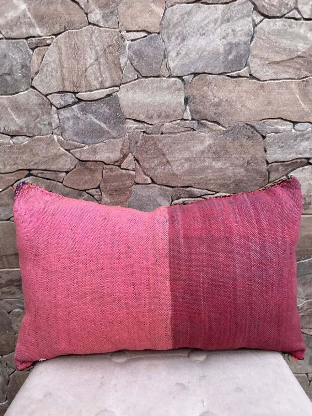 Housse de coussin vintage berbère marocaine en laine