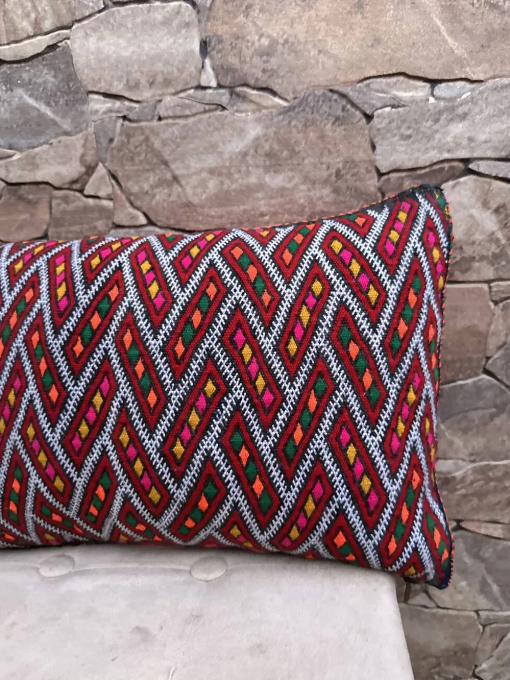 Housse de coussin vintage berbère marocaine en laine
