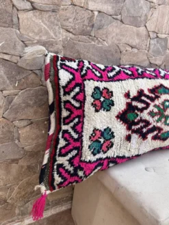 Housse de coussin vintage en laine berbère : Coussin tapis marocain 76x40cm