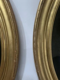 Huile sur toile Paire de portrait en cadre ovale doré XIX siècle