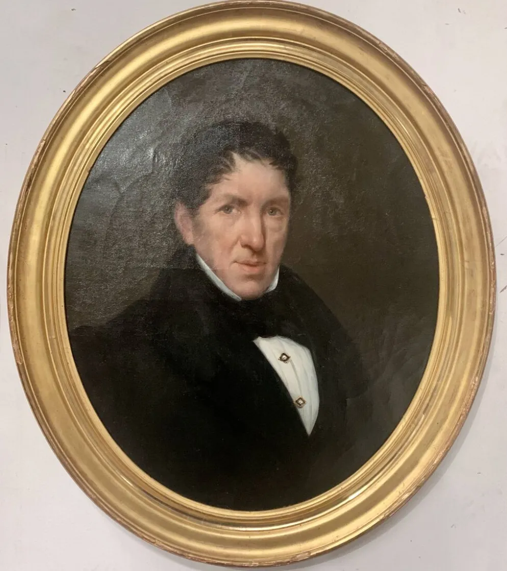 Huile sur toile Paire de portrait en cadre ovale doré XIX siècle