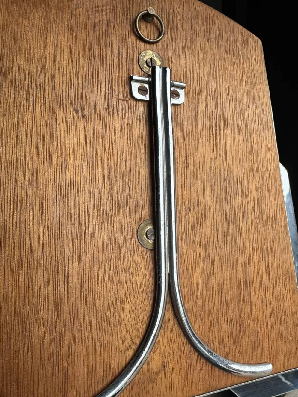 Icône chrome, Bakelite et bronze Art Déco