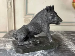 Il Porcelino d’après Pietro Tacca, sculpture en marbre vert serpentine, Italie XIXème siècle