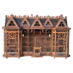 Importante cage à oiseaux - volière figurant une maison début xxème l 158 cm
