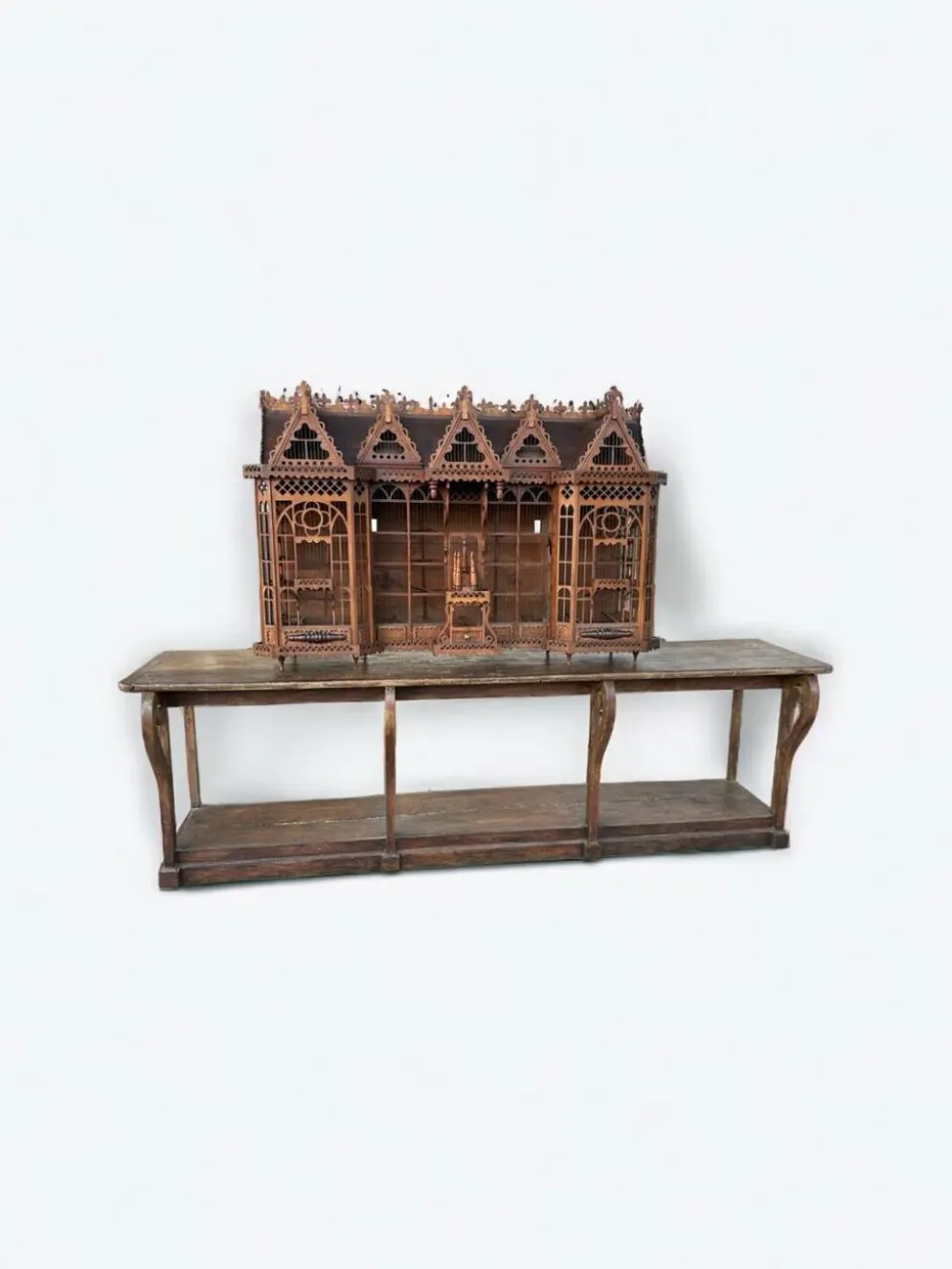 Importante cage à oiseaux - volière figurant une maison début xxème l 158 cm