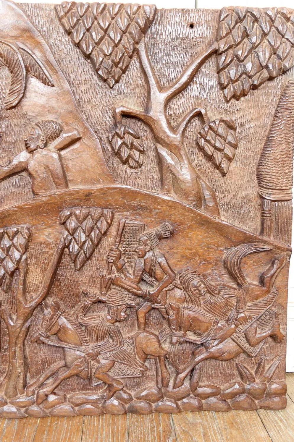 Important Panneau Monoxyle, Bas-Relief Bamoun, Cameroun, Circa 1960
