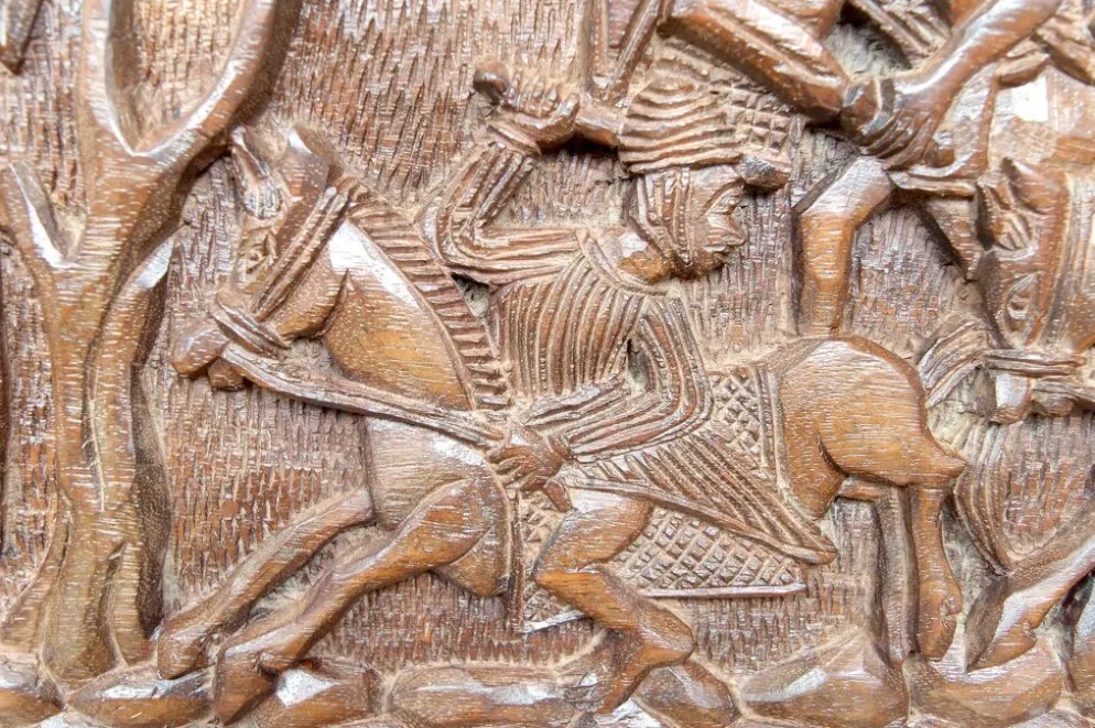 Important Panneau Monoxyle, Bas-Relief Bamoun, Cameroun, Circa 1960