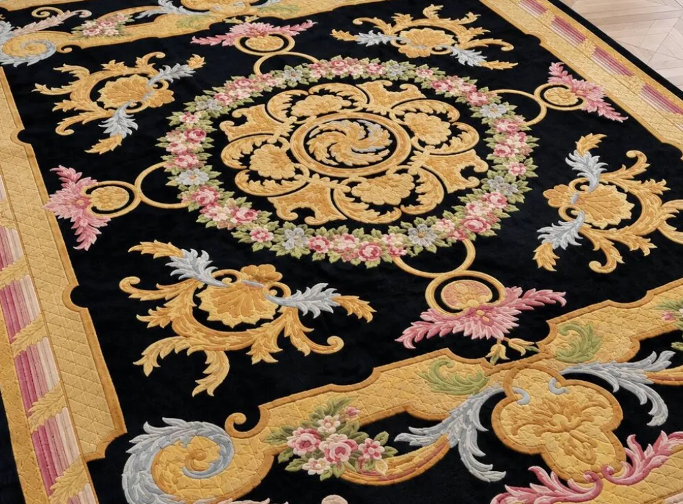 Important tapis au point de la Savonnerie – CNA – Inde – vers 1960 – 350