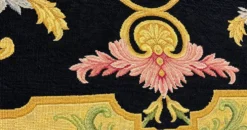 Important tapis au point de la Savonnerie – CNA – Inde – vers 1960 – 350