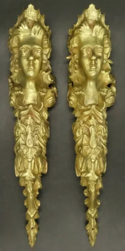 Imposante paire d'ornements aux espagnolettes style Régence - bronze doré