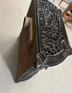 Insert de cheminée décoratif antique en fonte ornée noire style français des années 1900