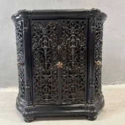 Insert de cheminée décoratif antique en fonte ornée noire style français des années 1900