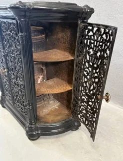 Insert de cheminée décoratif antique en fonte ornée noire style français des années 1900