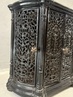 Insert de cheminée décoratif antique en fonte ornée noire style français des années 1900