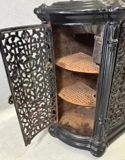 Insert de cheminée décoratif antique en fonte ornée noire style français des années 1900