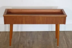 Jardiniere scandinave en teck et cuivre 1960