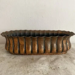 Jardinière Egidio Casagrande en cuivre repoussé , Italy