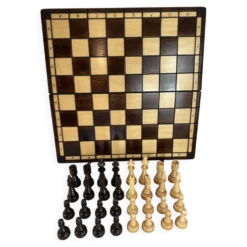 Jeu d’échec avec plateau et pièces en bois