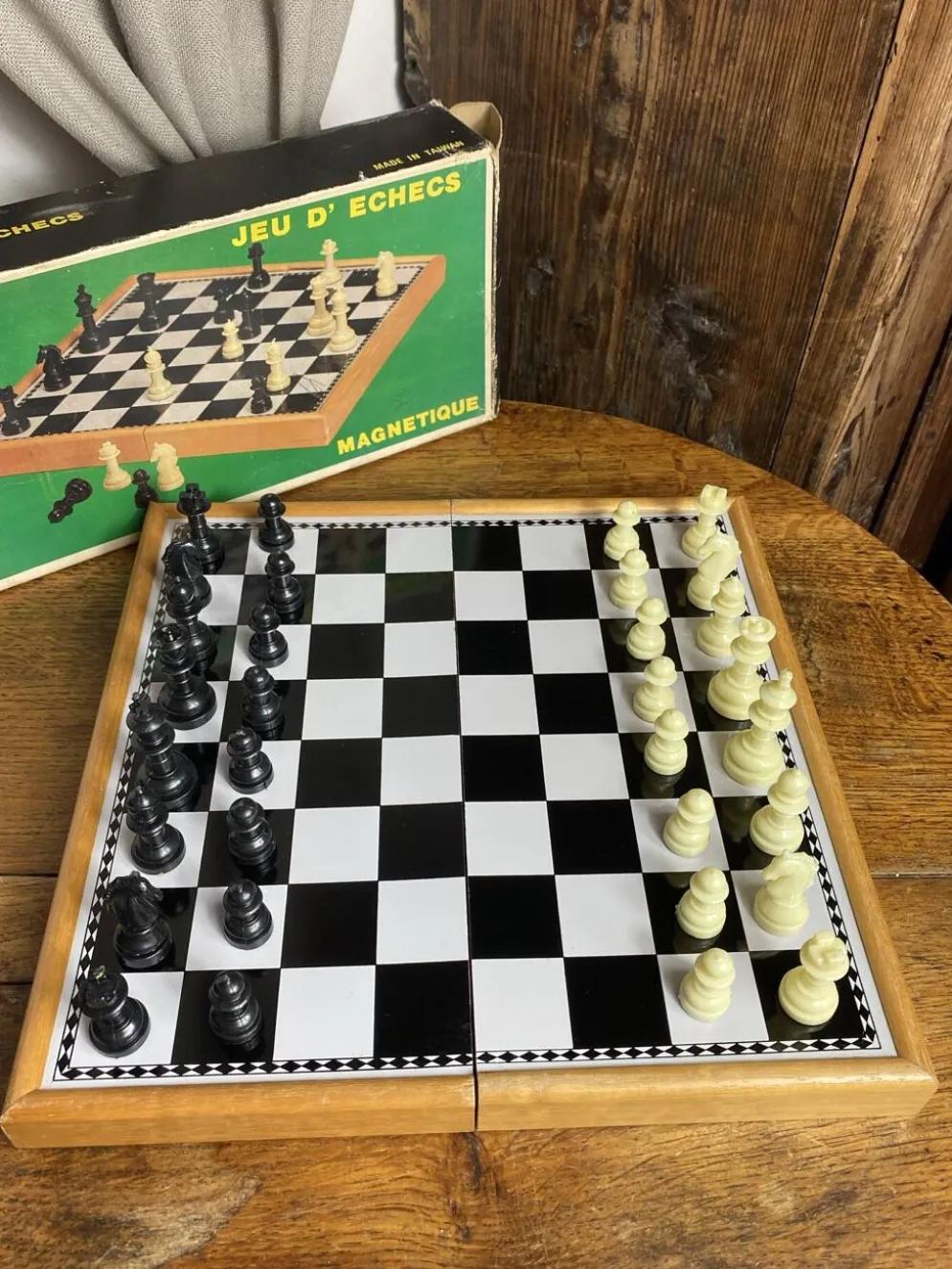 Jeu d’échec magnétique et pliable
