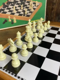 Jeu d’échec magnétique et pliable
