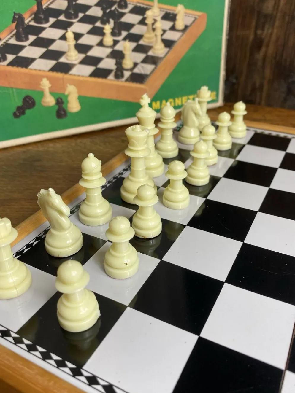 Jeu d’échec magnétique et pliable