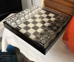 Jeu d’échecs altuglas, création alexandre yeghiayan, 1970